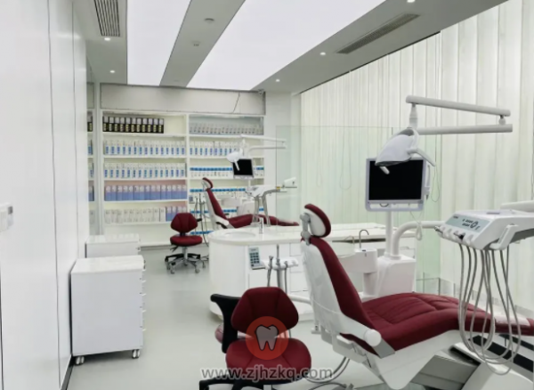 杭州雅莱齿科和美奥口腔种牙哪个好？