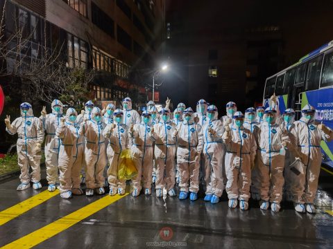 杭州**医院赴富阳核酸采样机动队给“闻婆当奶”的一封信