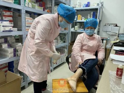 杭州市上城区小营街道社区**项兆芳“医”线过年记