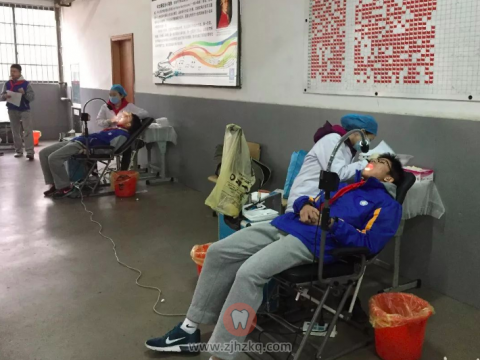 杭州采荷实验学校开展窝沟封闭活动