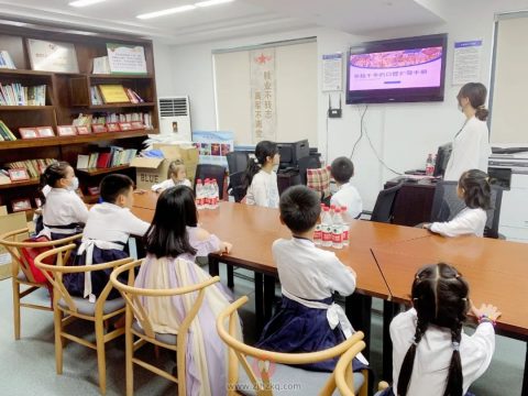 杭州深蓝口腔走进玉泉社区开展暑期课余活动