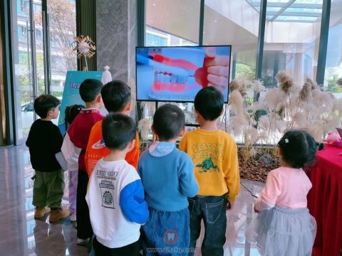 三叶儿童口腔联合杭州理想车友会举办口腔健康课堂