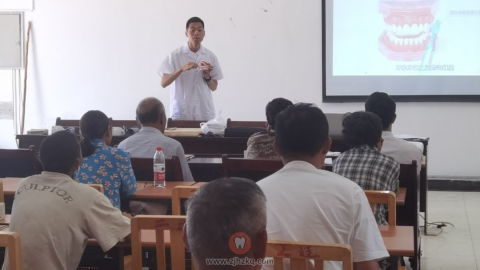 石河子大学走进第三师41团草湖镇良种连开展口腔义诊