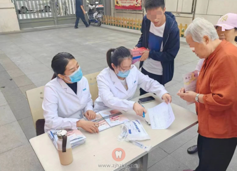 长春国文**走进超胜社区开展口腔义诊活动