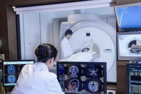 种植牙对核磁共振的危害有多大？详细解读