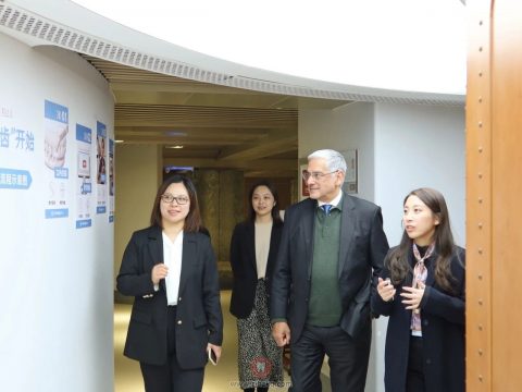 世界儿童牙科基金会主席应邀专程访问通策三叶儿童口腔