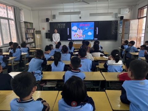 泰安**腔医院走进迎胜小学开展口腔健康讲堂及义诊活动